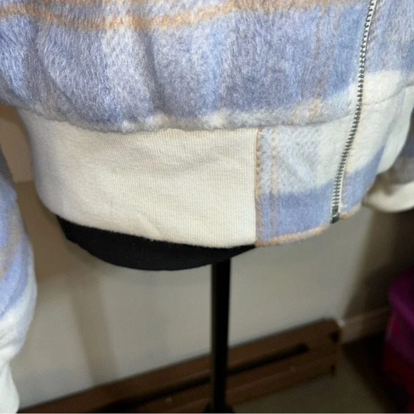 Bomber Jacket Women’s Medium Blue Beige Plaid - Picture 7 of 9